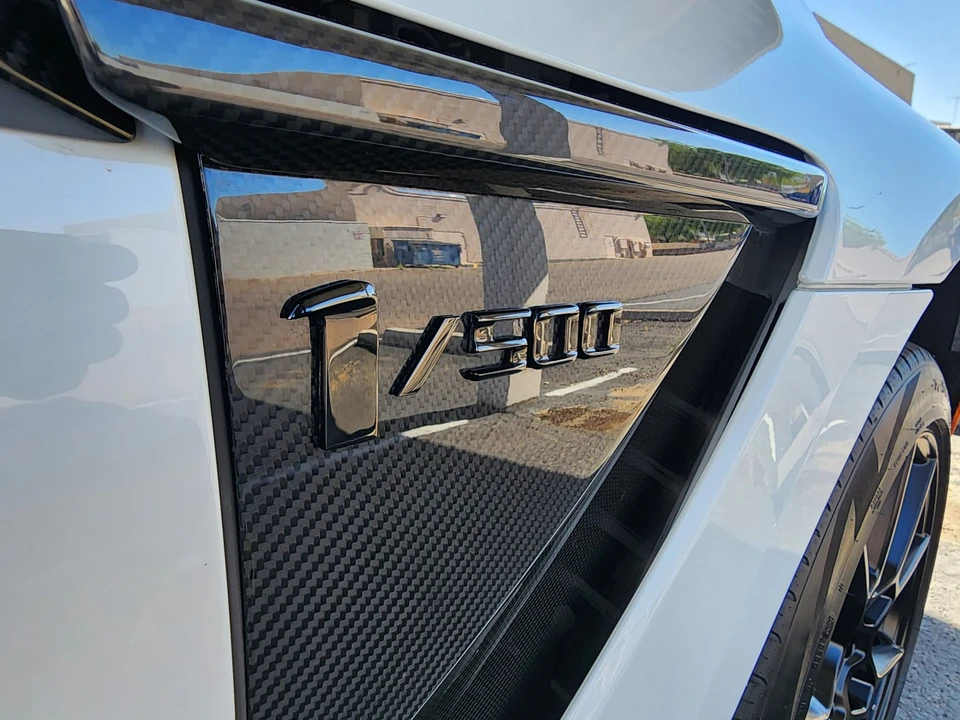 2021 Aston Martin DBX - Image 27 of 31