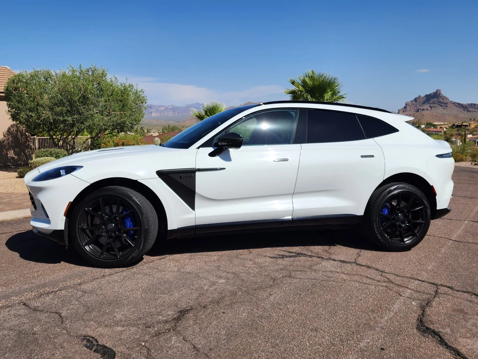 2021 Aston Martin DBX - Image 4 of 31