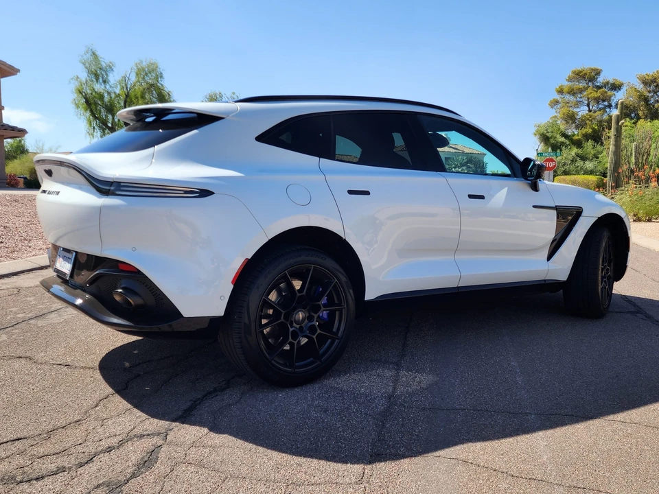 2021 Aston Martin DBX - Image 7 of 31