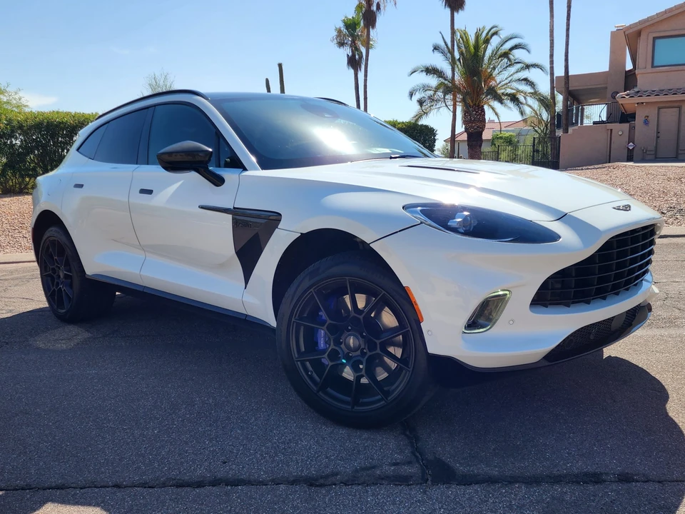 2021 Aston Martin DBX - Image 9 of 31