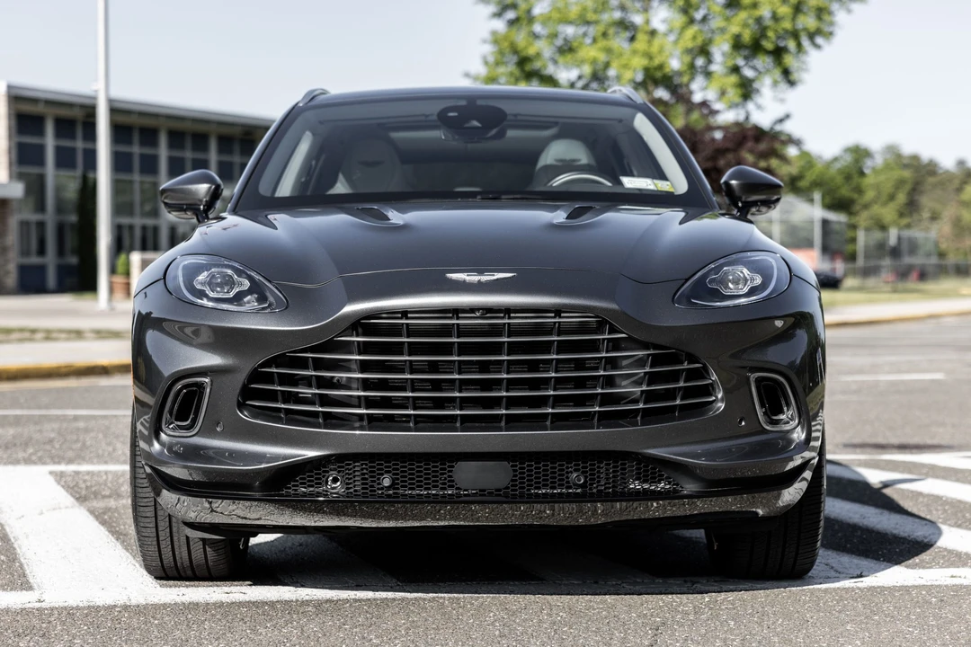 2021 Aston Martin DBX - Image 2 of 31