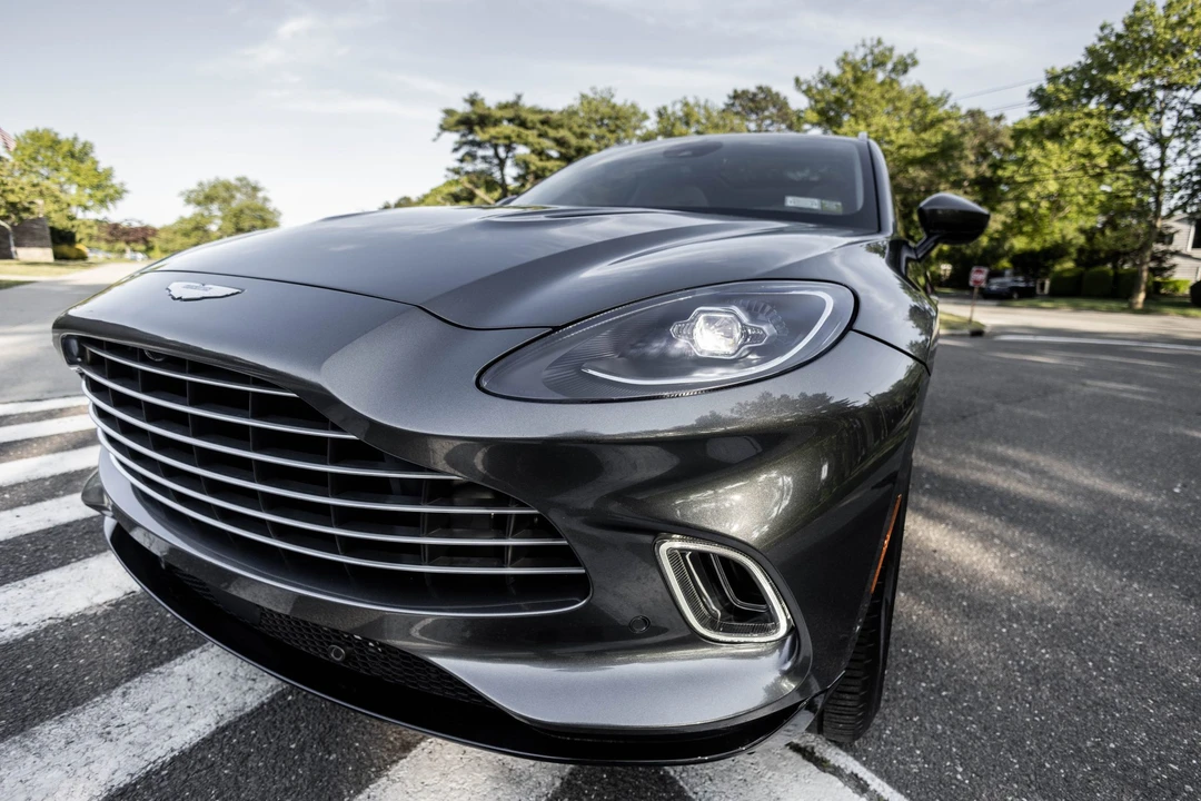 2021 Aston Martin DBX - Image 11 of 31
