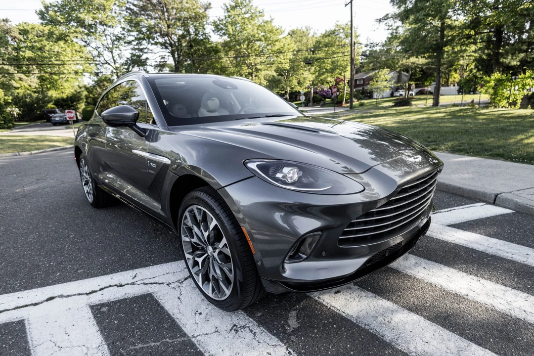 2021 Aston Martin DBX - Image 13 of 31