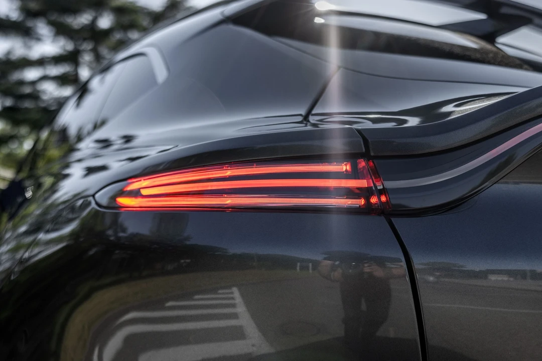 2021 Aston Martin DBX - Image 31 of 31
