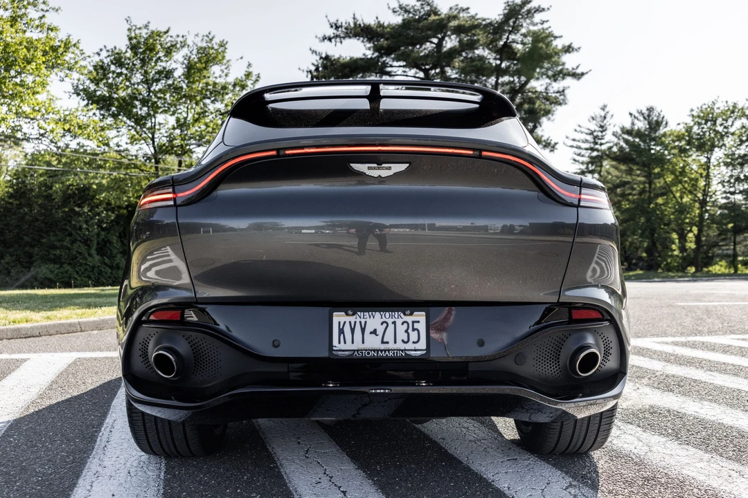 2021 Aston Martin DBX - Image 8 of 31