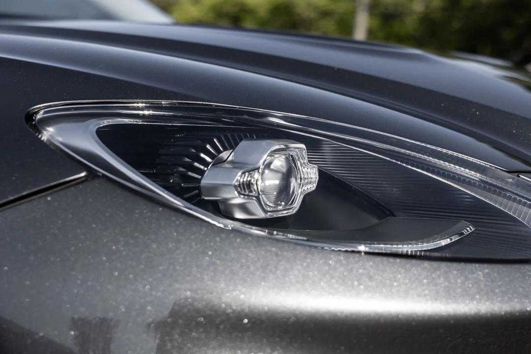 2021 Aston Martin DBX - Image 15 of 31