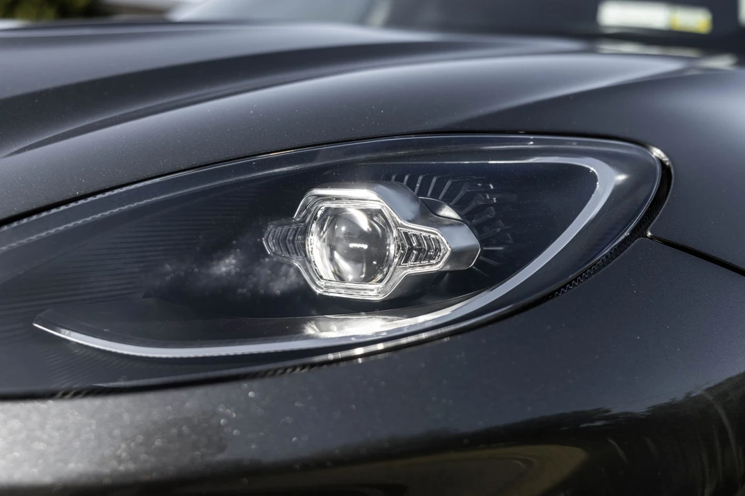 2021 Aston Martin DBX - Image 23 of 31