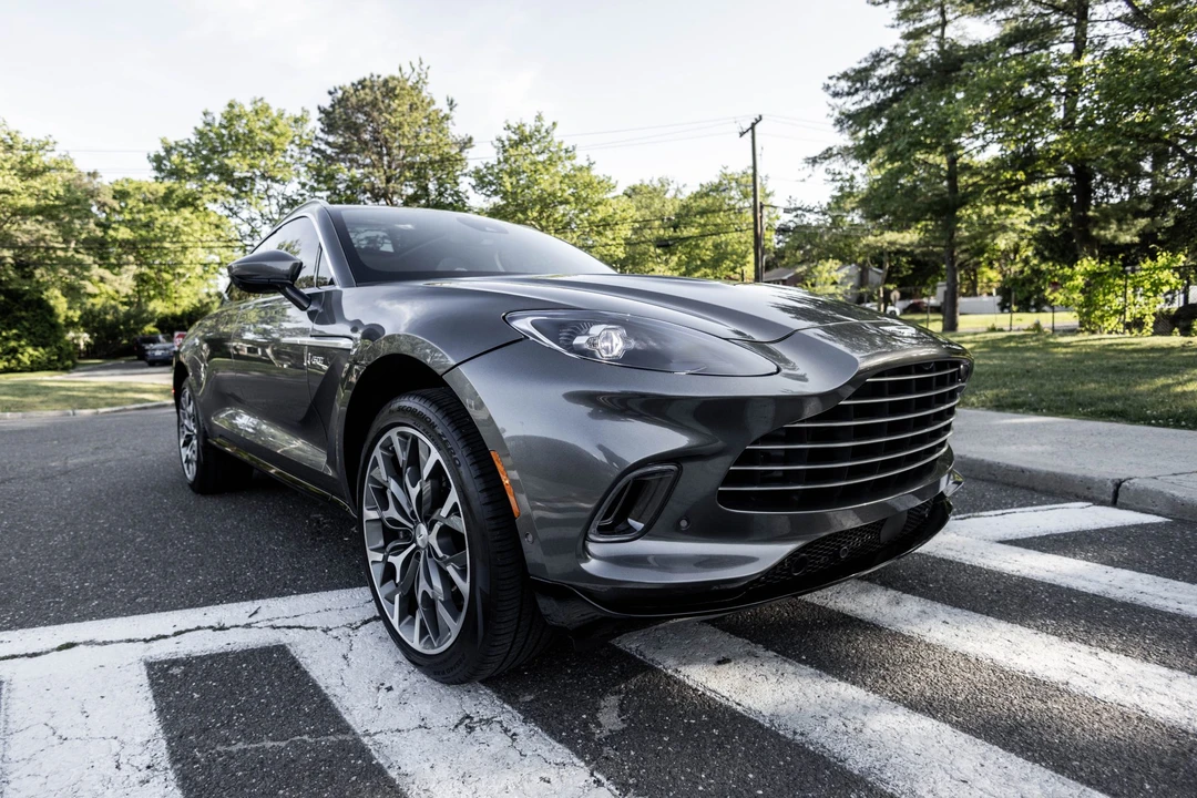 2021 Aston Martin DBX - Image 14 of 31