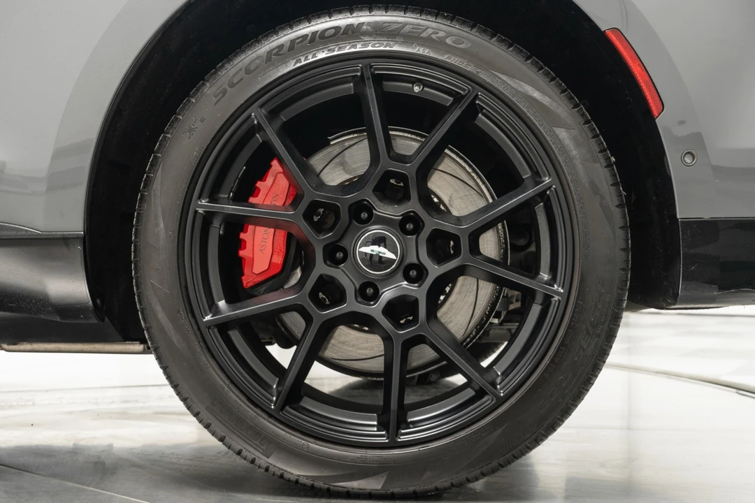 2021 Aston Martin DBX - Image 11 of 21