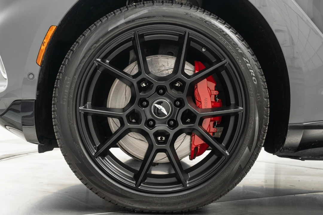 2021 Aston Martin DBX - Image 10 of 21