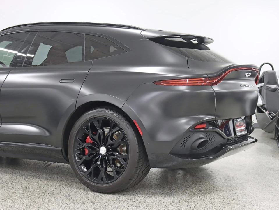 2021 Aston Martin DBX - Image 10 of 21