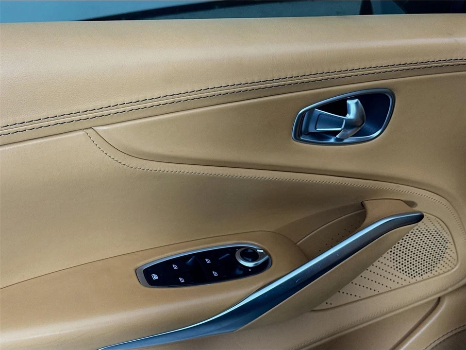 2021 Aston Martin DBX - Image 18 of 21