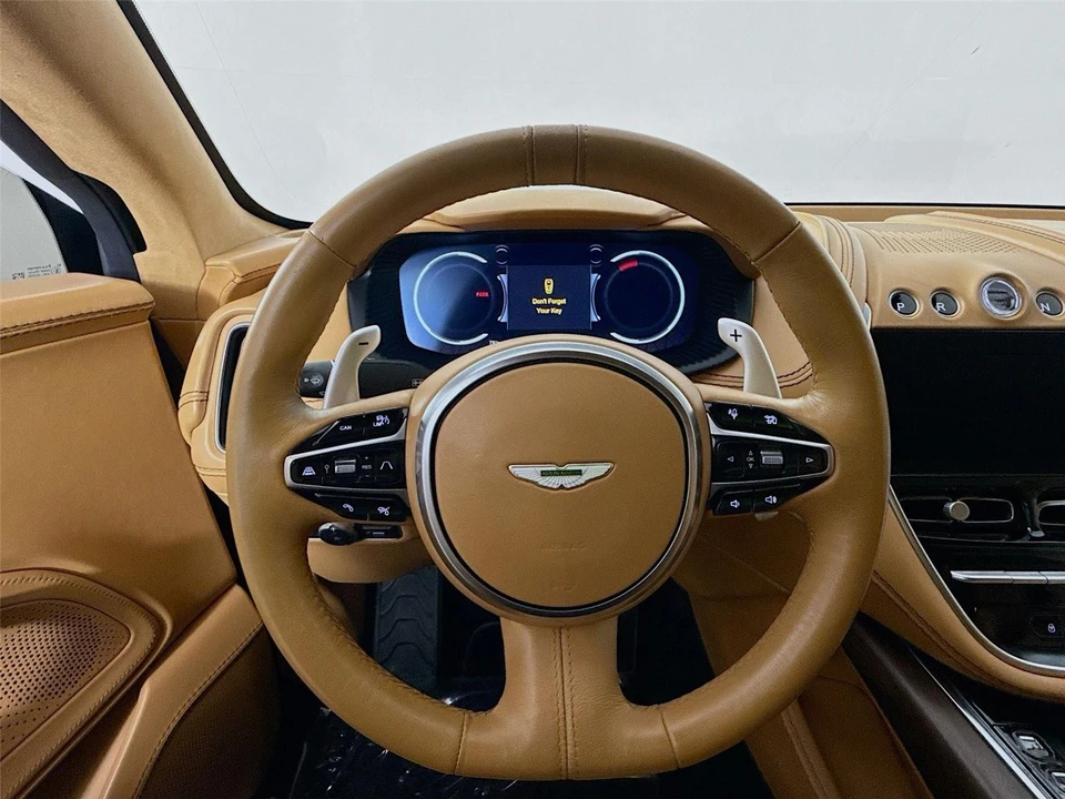 2021 Aston Martin DBX - Image 11 of 21