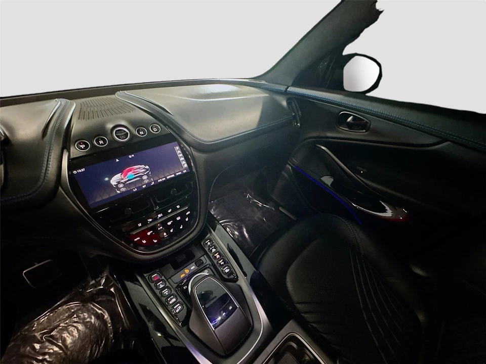 2021 Aston Martin DBX - Image 8 of 31