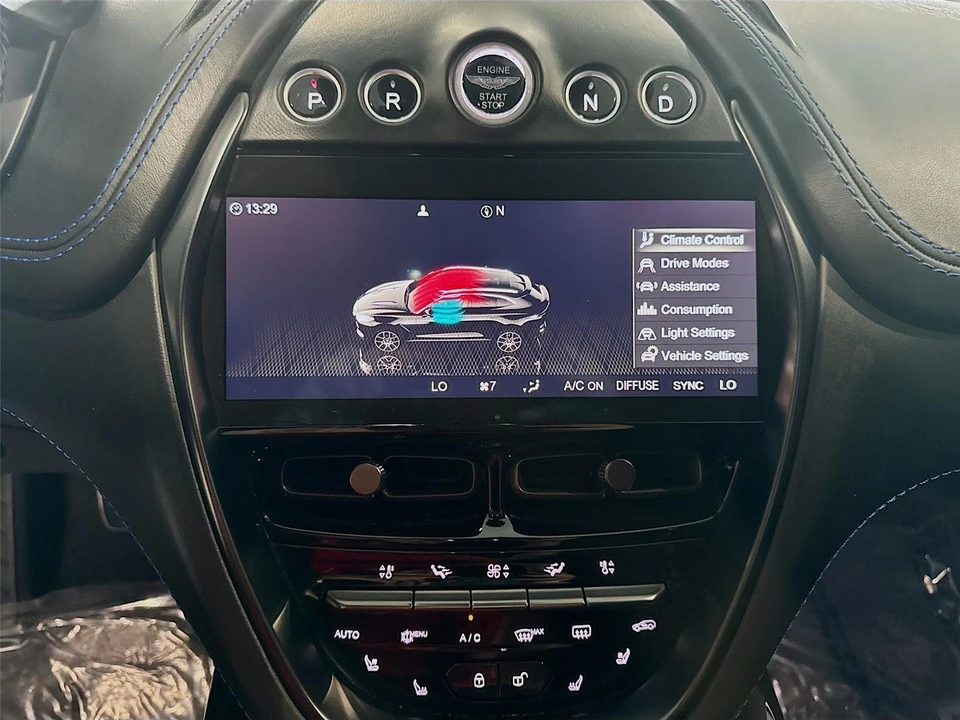 2021 Aston Martin DBX - Image 14 of 31