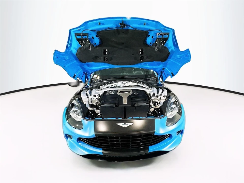 2021 Aston Martin DBX - Image 27 of 31