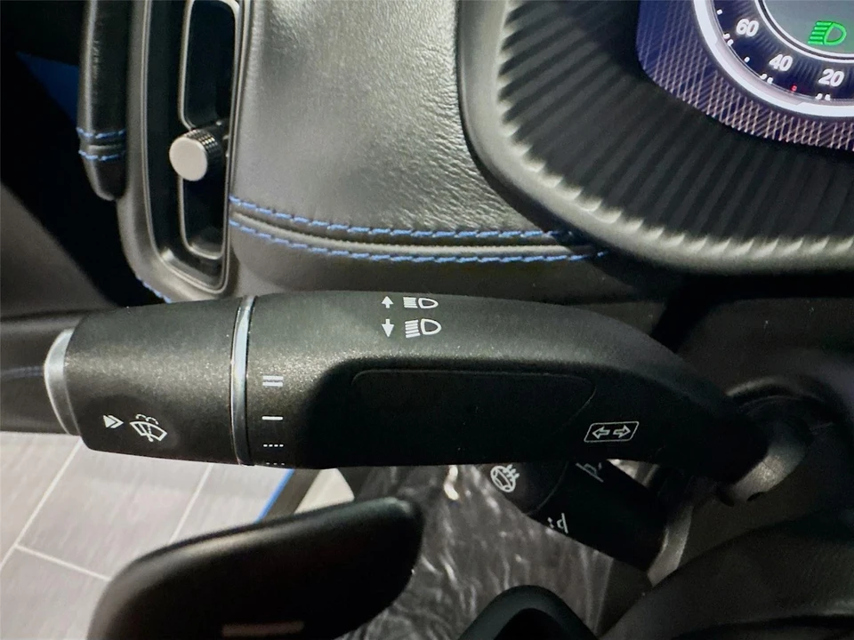 2021 Aston Martin DBX - Image 5 of 31
