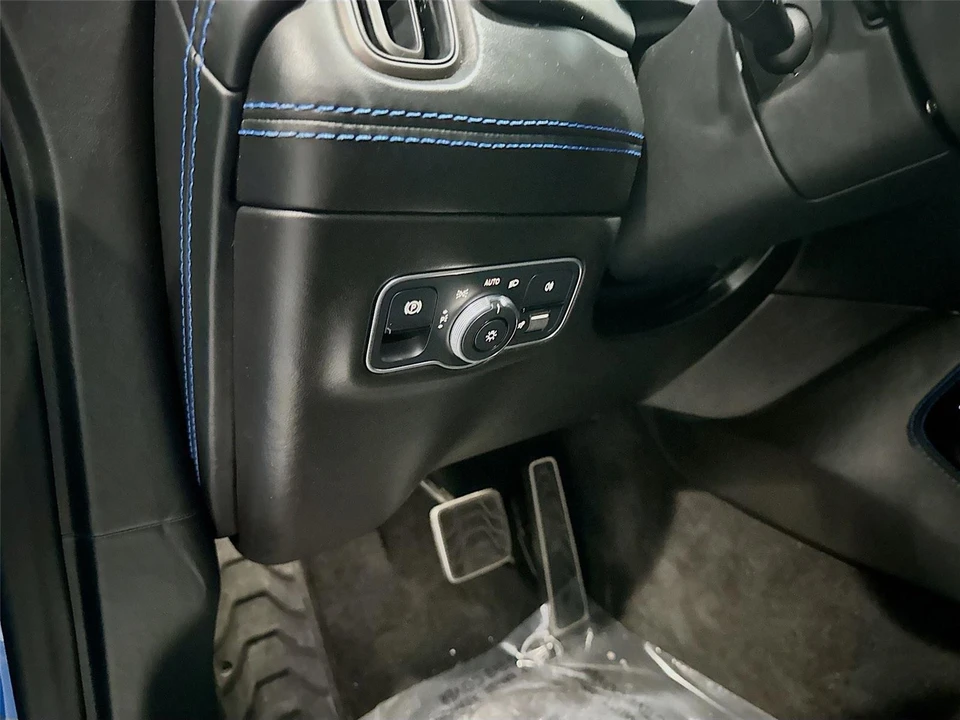2021 Aston Martin DBX - Image 7 of 31