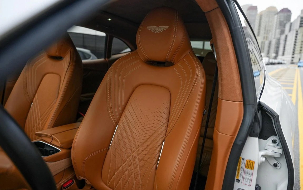 2021 Aston Martin DBX - Image 20 of 25