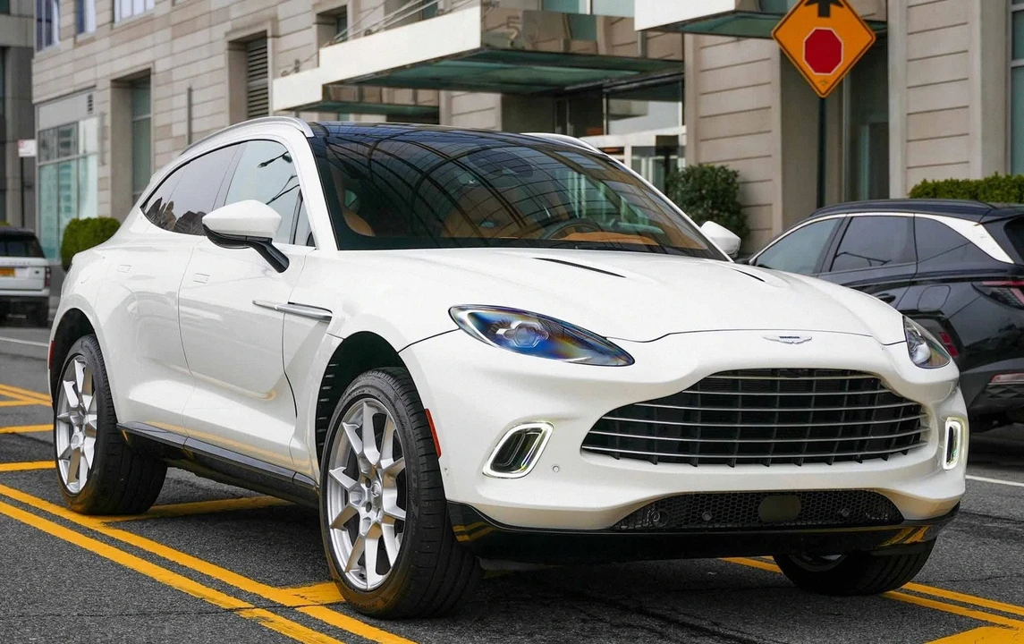 2021 Aston Martin DBX - Image 13 of 25