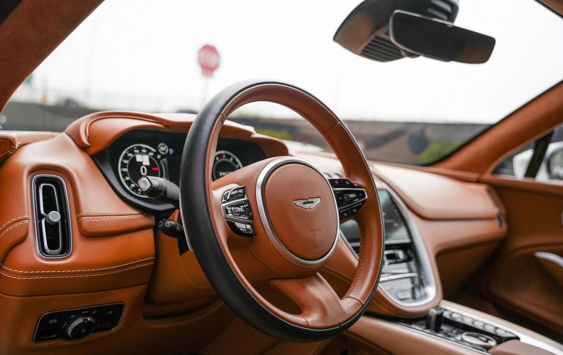 2021 Aston Martin DBX - Image 19 of 25