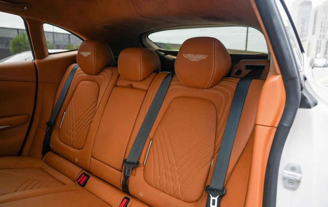 2021 Aston Martin DBX - Image 21 of 25