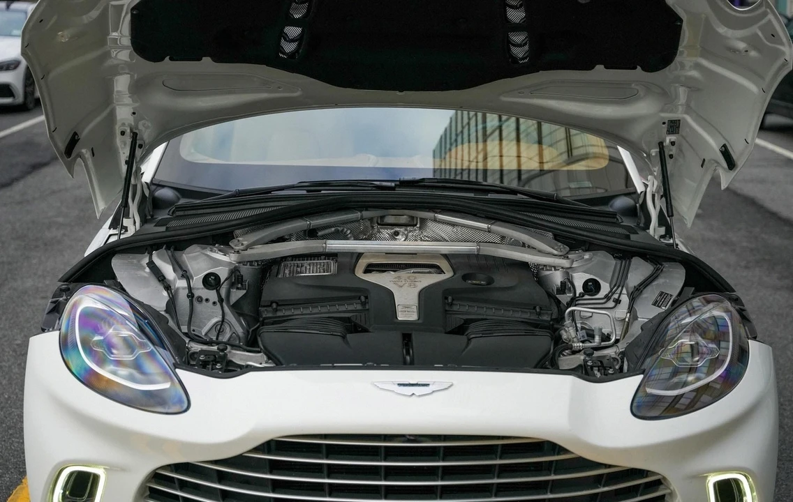 2021 Aston Martin DBX - Image 17 of 25