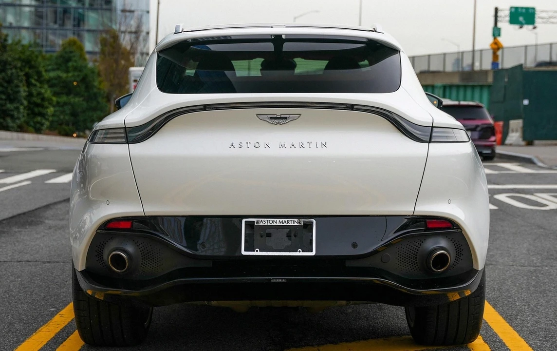 2021 Aston Martin DBX - Image 8 of 25