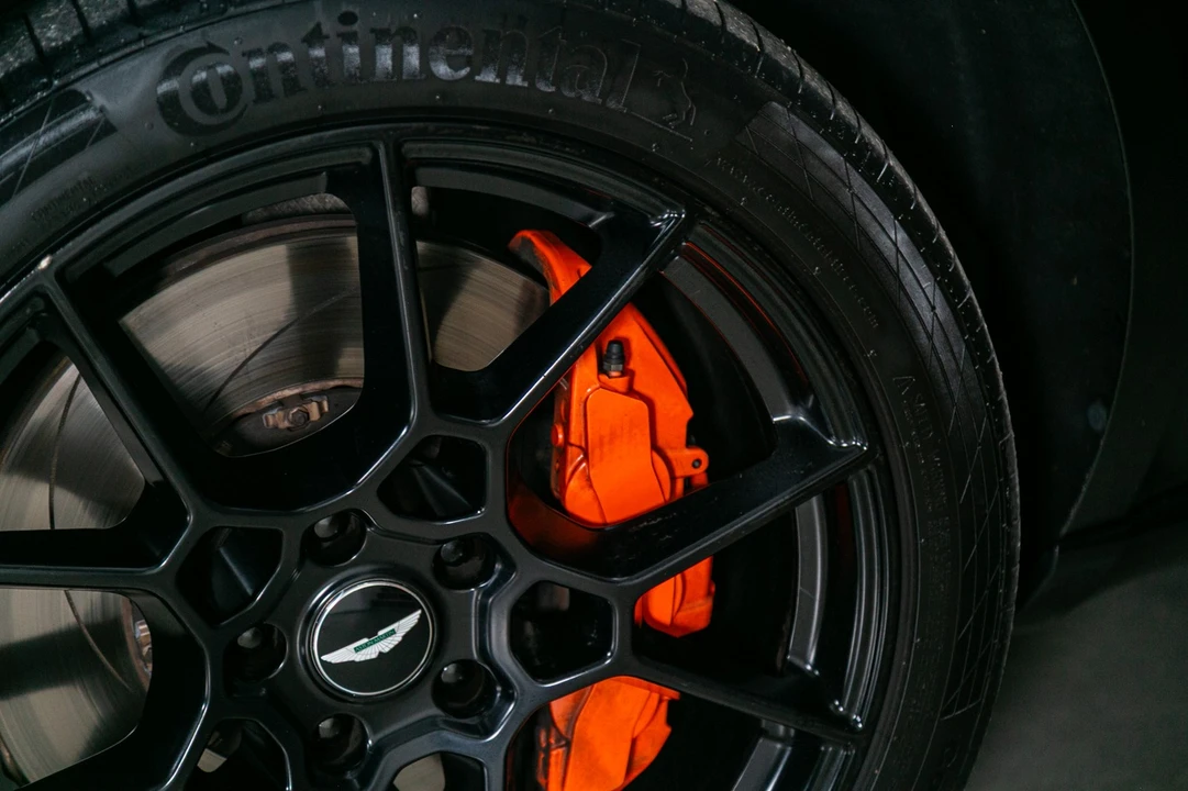 2021 Aston Martin DBX - Image 15 of 21