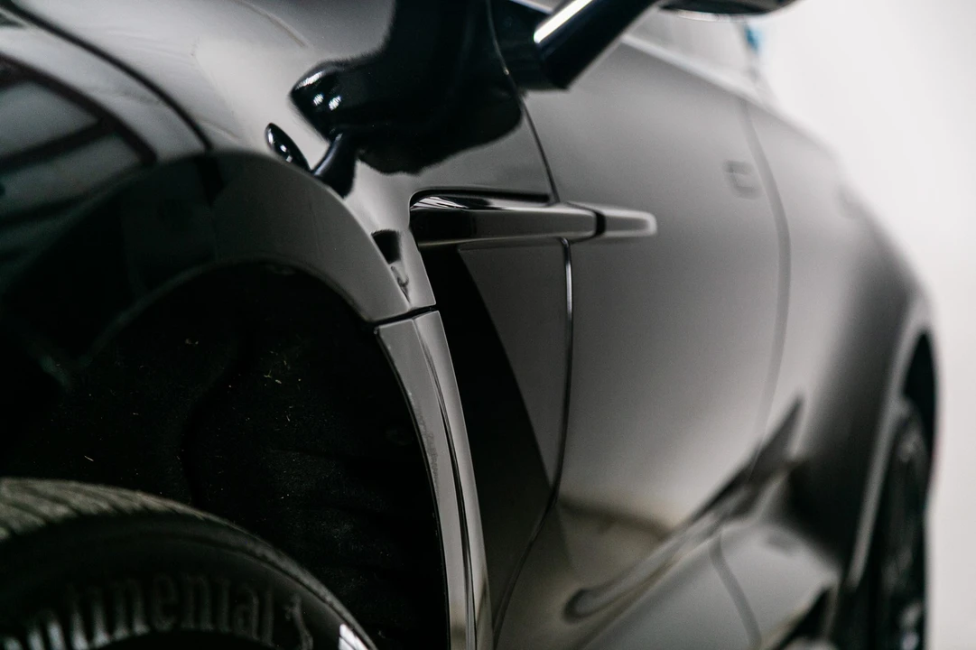 2021 Aston Martin DBX - Image 13 of 21