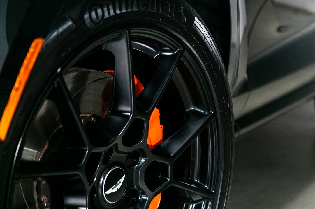 2021 Aston Martin DBX - Image 11 of 21