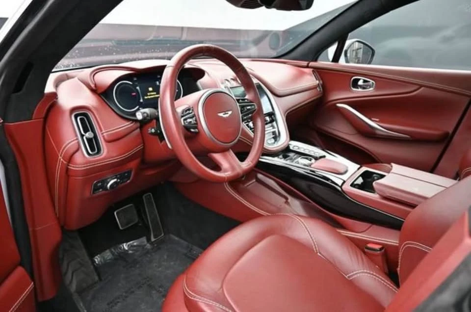 2021 Aston Martin DBX - Image 9 of 18