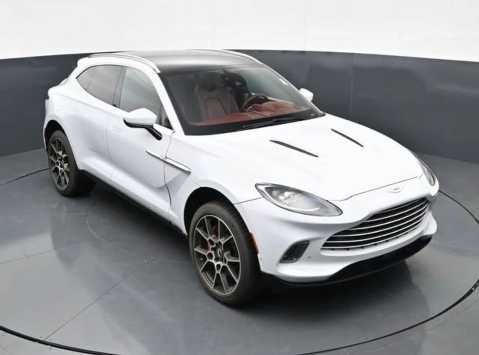 2021 Aston Martin DBX - Image 17 of 18