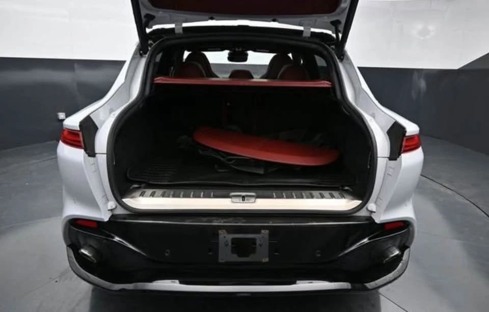 2021 Aston Martin DBX - Image 8 of 18