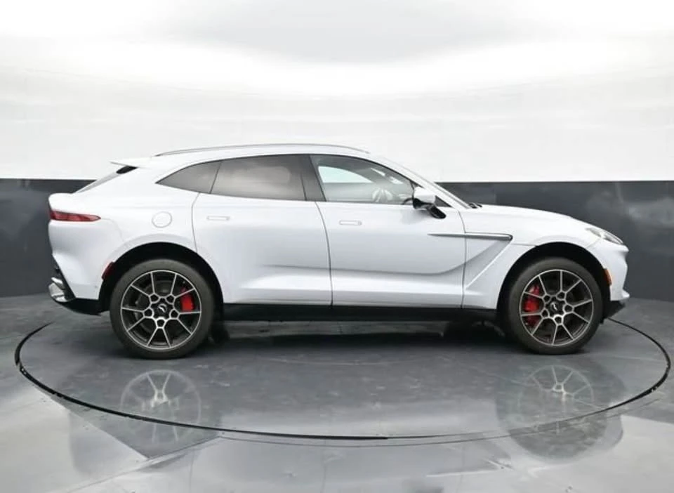 2021 Aston Martin DBX - Image 7 of 18