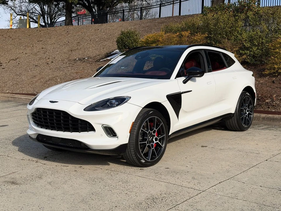 2021 Aston Martin DBX - Image 18 of 21