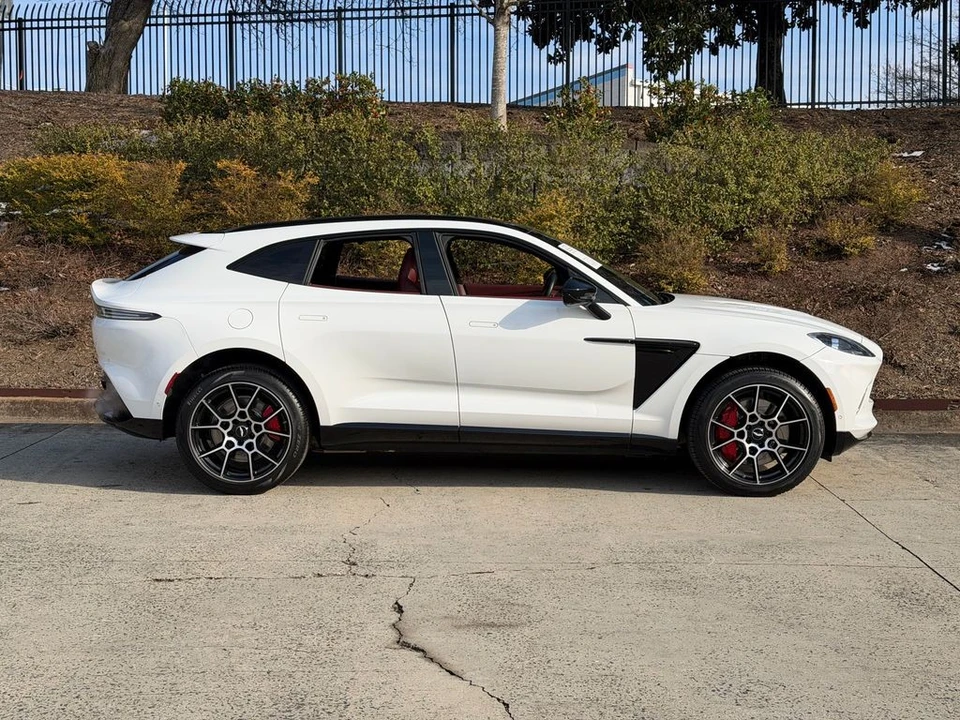 2021 Aston Martin DBX - Image 14 of 21