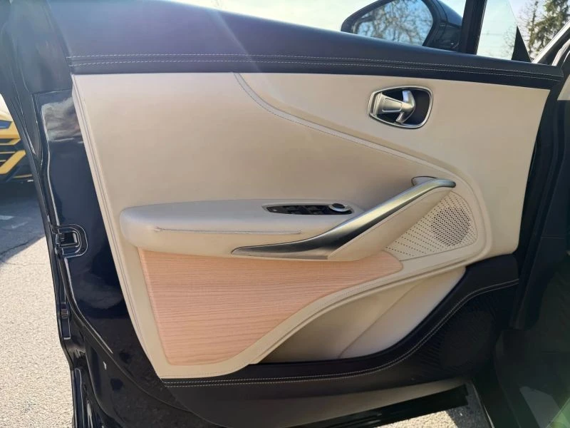 2021 Aston Martin DBX - Image 10 of 12