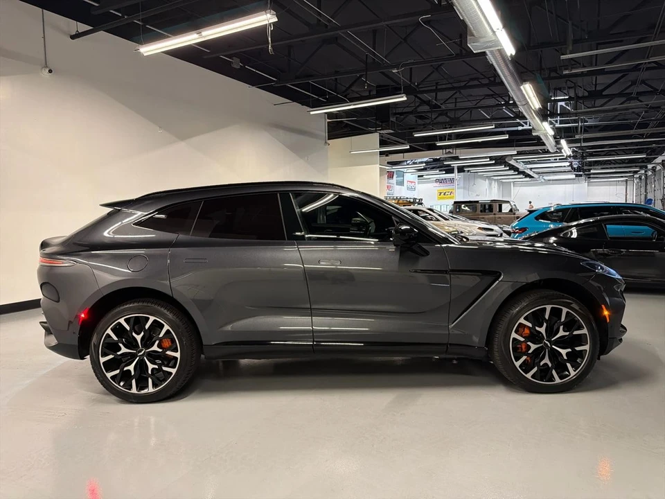 2021 Aston Martin DBX - Image 10 of 31