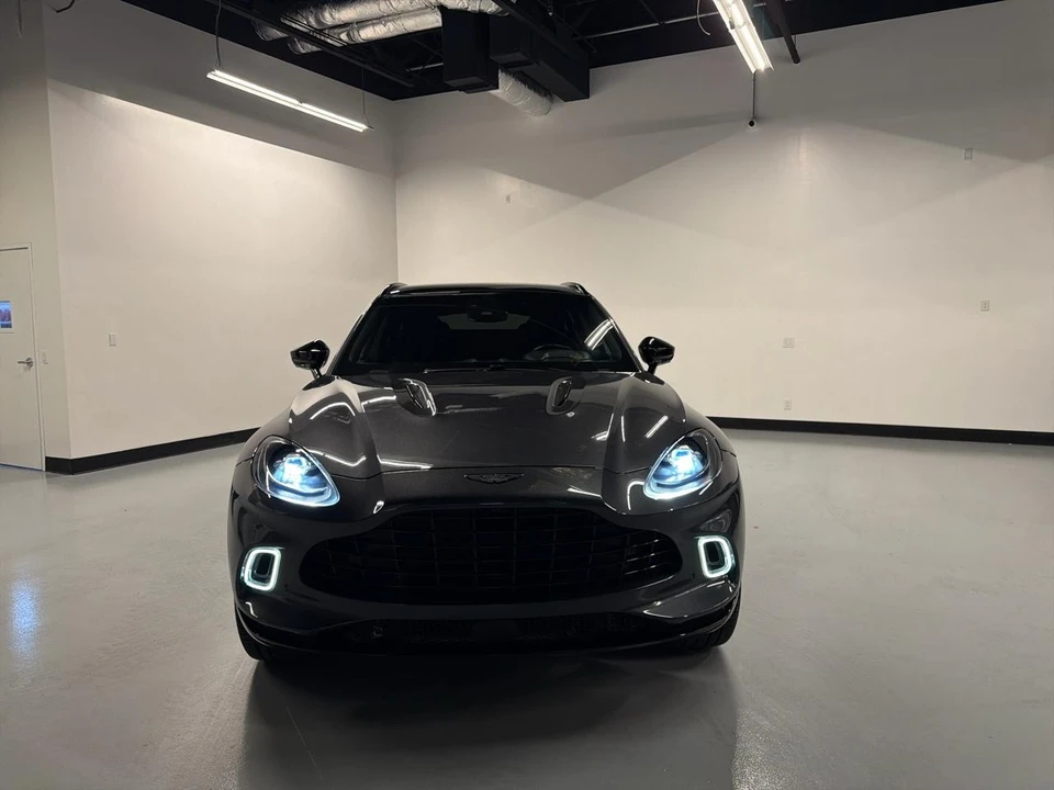 2021 Aston Martin DBX - Image 13 of 31