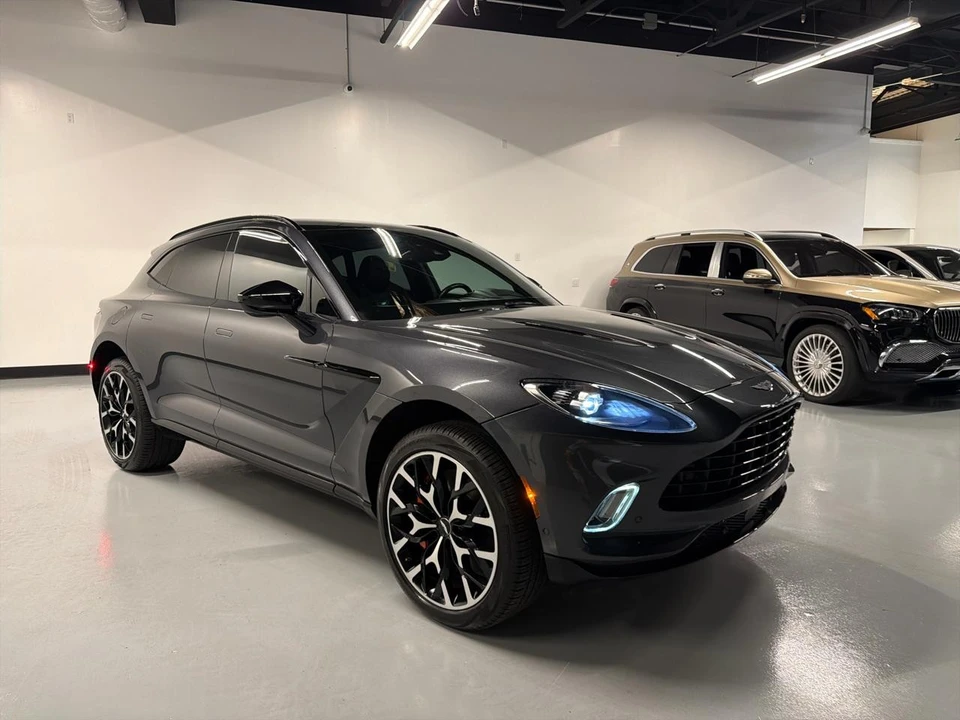 2021 Aston Martin DBX - Image 12 of 31