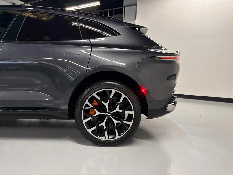 2021 Aston Martin DBX - Image 5 of 31