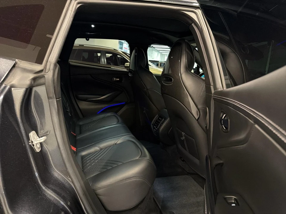 2021 Aston Martin DBX - Image 30 of 31