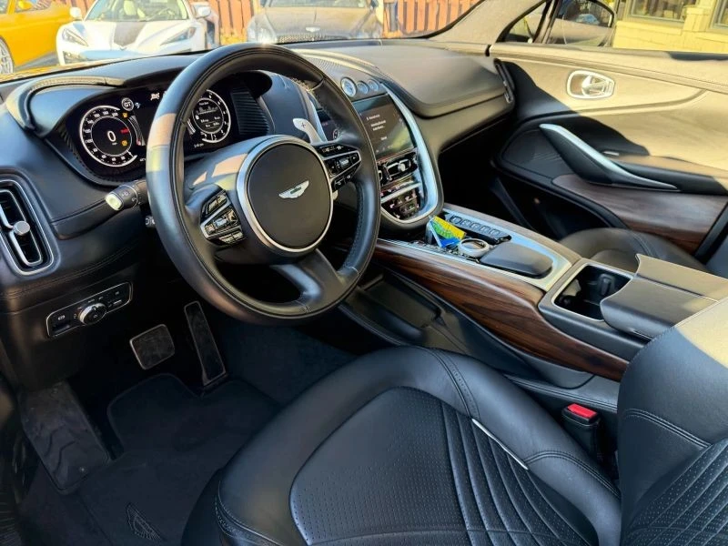 2021 Aston Martin DBX - Image 9 of 12