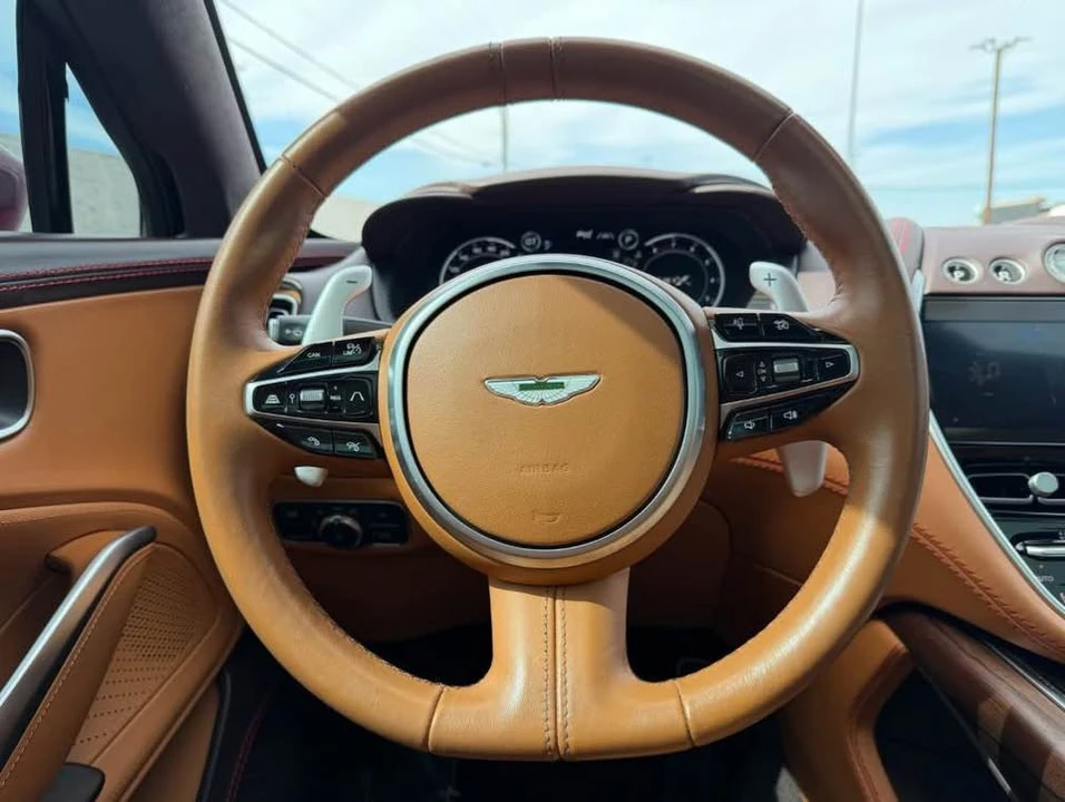 2021 Aston Martin DBX - Image 7 of 15