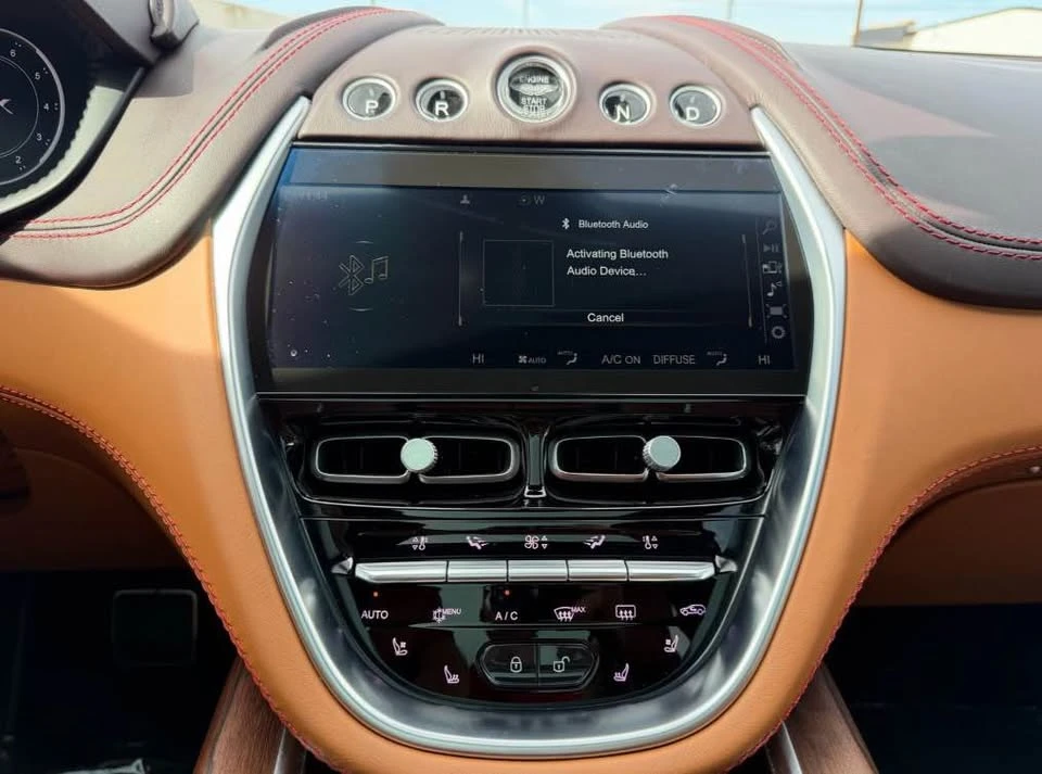 2021 Aston Martin DBX - Image 8 of 15