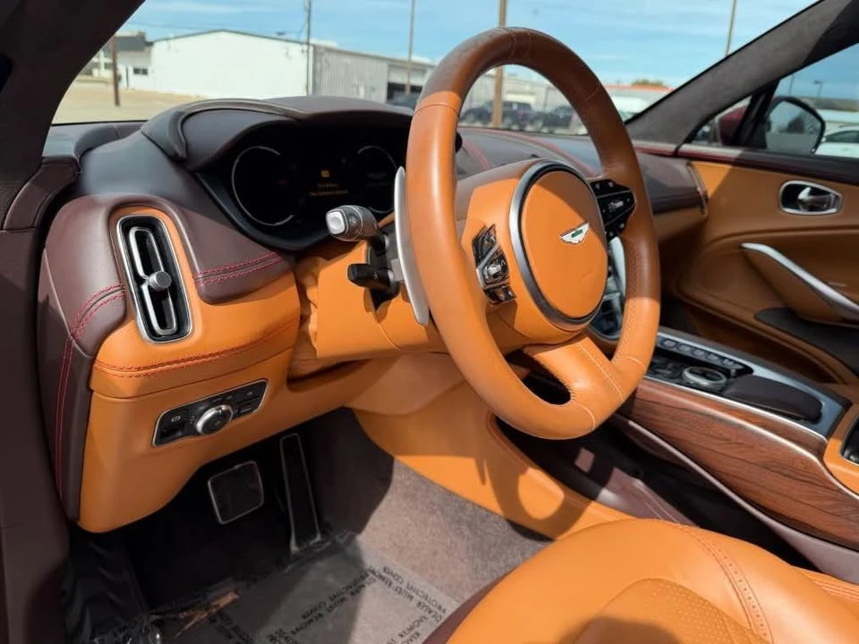 2021 Aston Martin DBX - Image 10 of 15