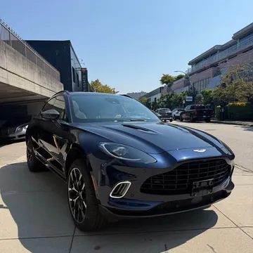 2021 Aston Martin DBX