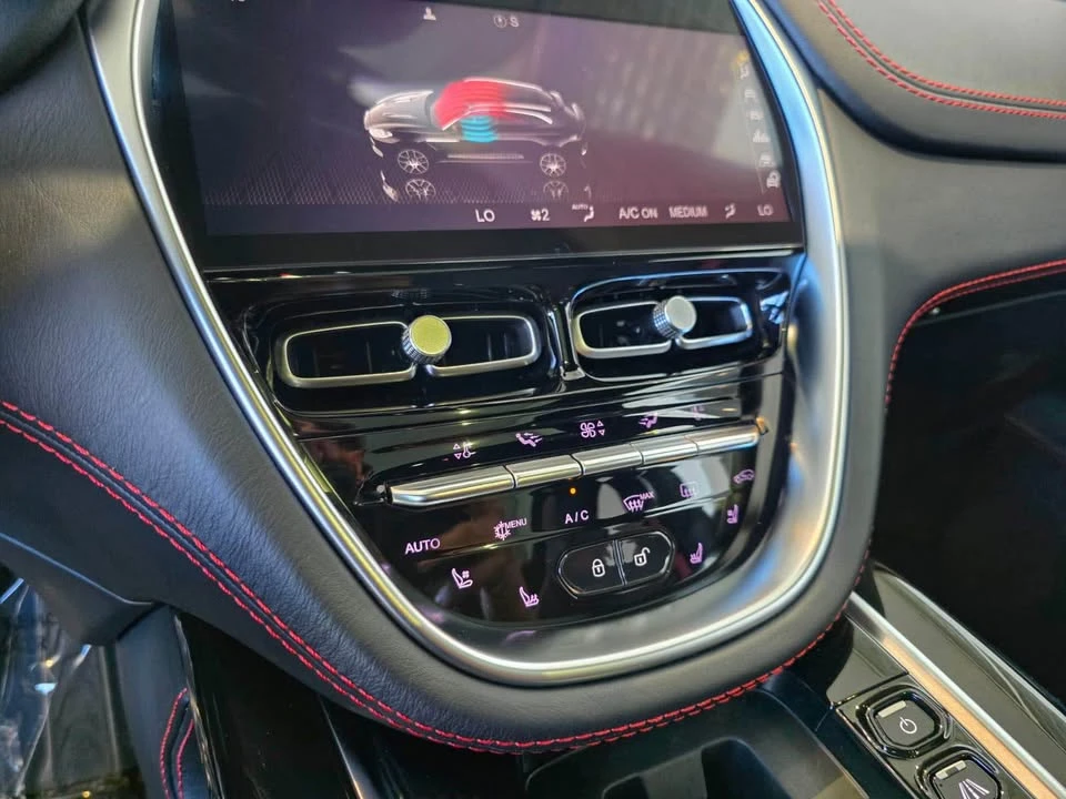 2021 Aston Martin DBX - Image 15 of 20