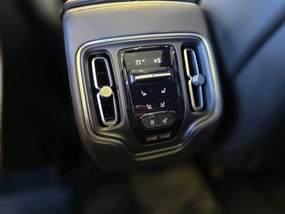2021 Aston Martin DBX - Image 17 of 20